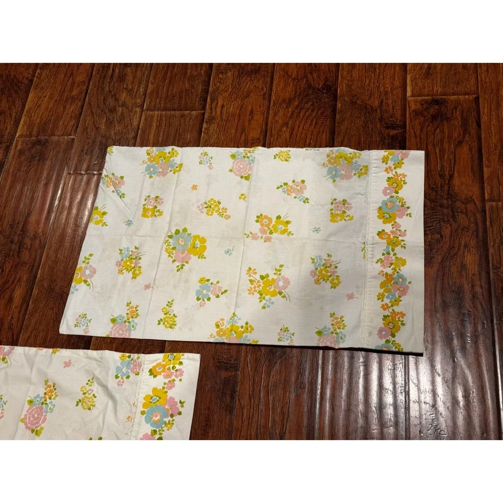 Fashion Manor Pillowcases White Floral Set of 3 Vintage Eyelet Trim 19.5x30